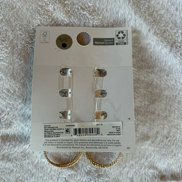 Premier Design Reversible Cuff Bracelet & Hoop Earrings - Picture 6 of 6